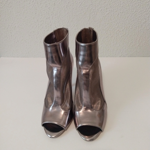BCBGENERATION Pink Gold Metallic Zip 4" Heel Ankle Boots sz 7.5 M - Picture 3 of 15